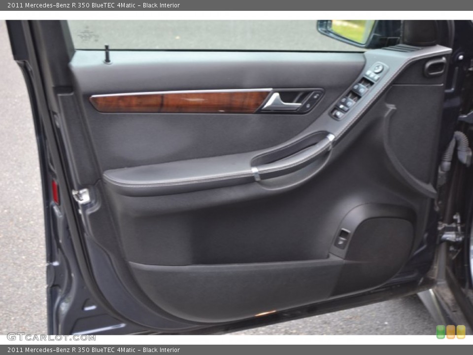 Black Interior Door Panel for the 2011 Mercedes-Benz R 350 BlueTEC 4Matic #68374208