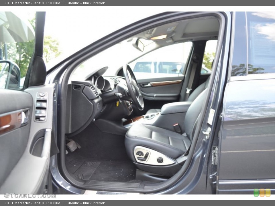Black Interior Photo for the 2011 Mercedes-Benz R 350 BlueTEC 4Matic #68374218