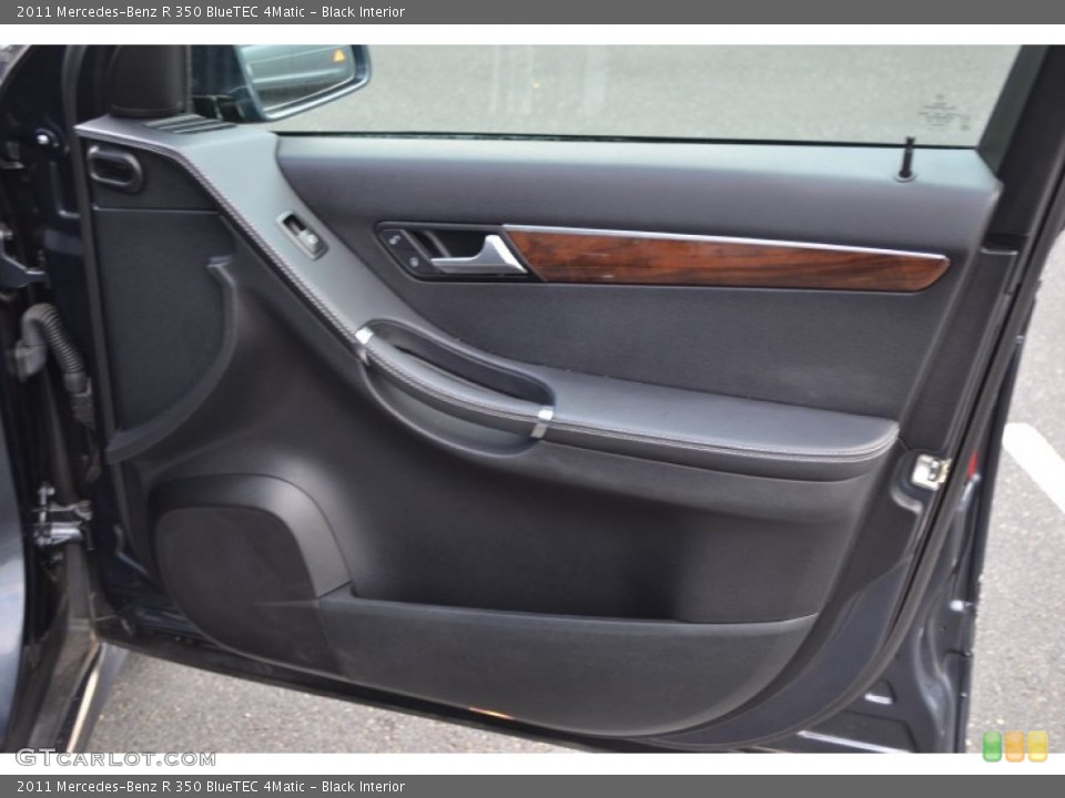 Black Interior Door Panel for the 2011 Mercedes-Benz R 350 BlueTEC 4Matic #68374290