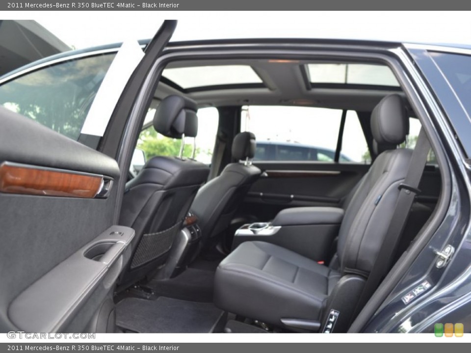 Black Interior Photo for the 2011 Mercedes-Benz R 350 BlueTEC 4Matic #68374308