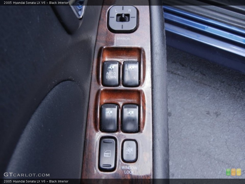 Black Interior Controls for the 2005 Hyundai Sonata LX V6 #68390952