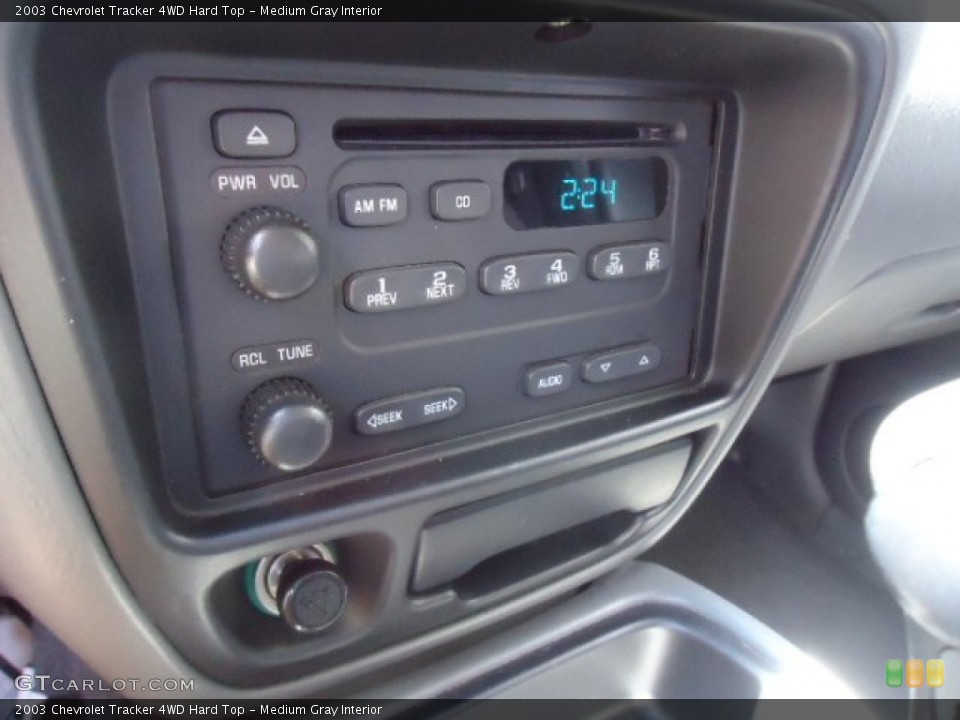 Medium Gray Interior Audio System for the 2003 Chevrolet Tracker 4WD Hard Top #68395734
