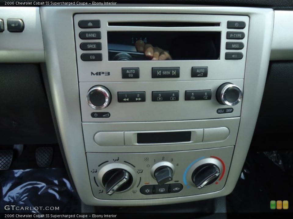 Ebony Interior Controls for the 2006 Chevrolet Cobalt SS Supercharged Coupe #68412836