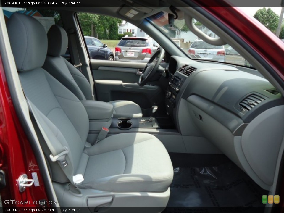 Gray Interior Photo for the 2009 Kia Borrego LX V6 4x4 #68413004