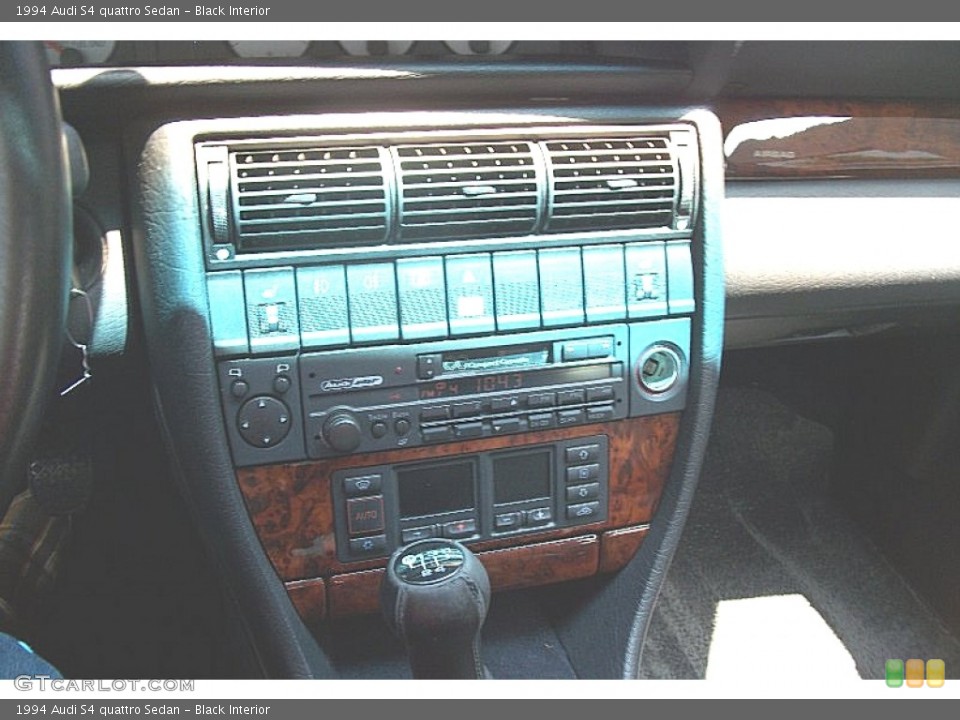 Black Interior Controls for the 1994 Audi S4 quattro Sedan #68414009