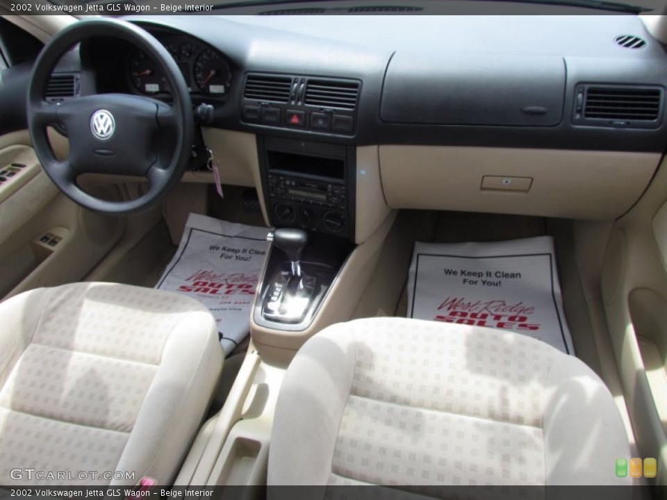 Beige Interior Dashboard for the 2002 Volkswagen Jetta GLS Wagon #68416253