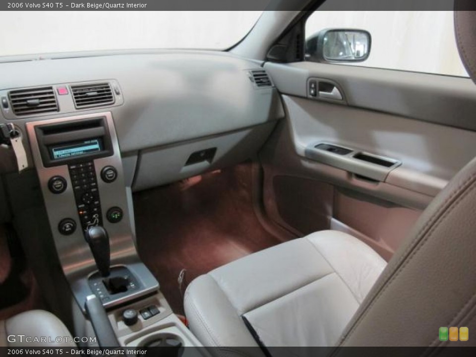 Dark Beige/Quartz Interior Photo for the 2006 Volvo S40 T5 #68424707