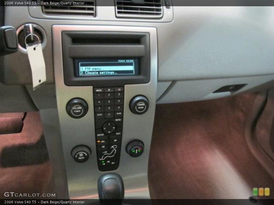 Dark Beige/Quartz Interior Controls for the 2006 Volvo S40 T5 #68424740