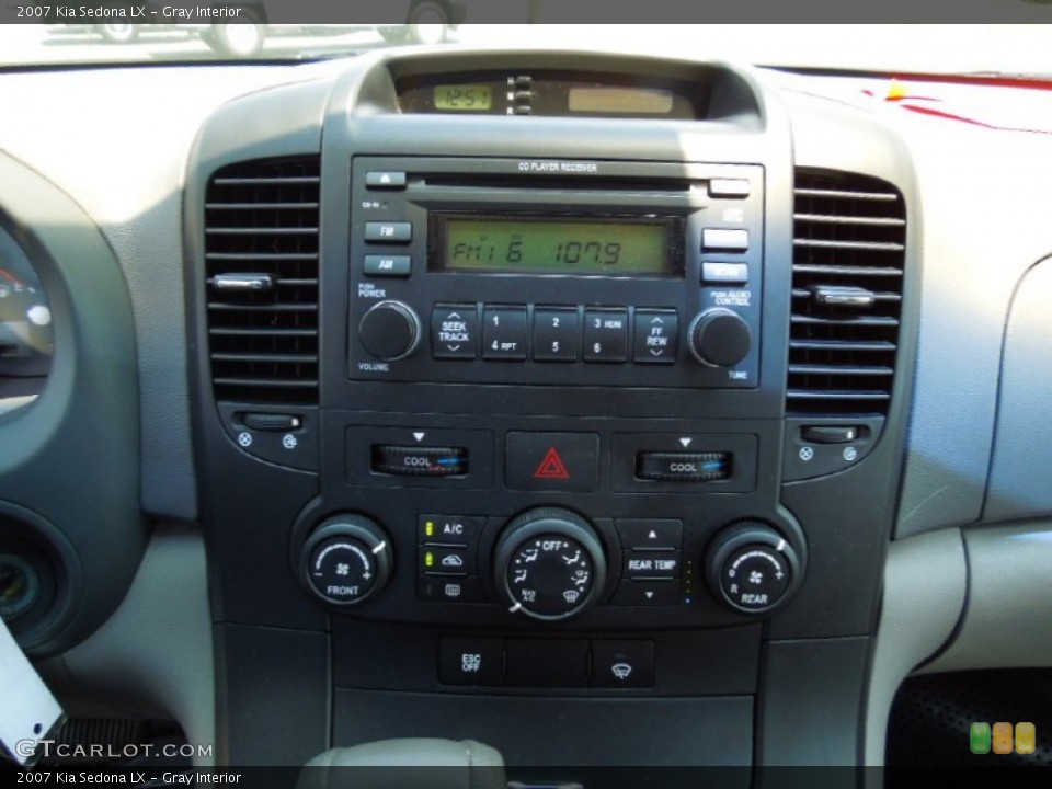 Gray Interior Controls for the 2007 Kia Sedona LX #68458310