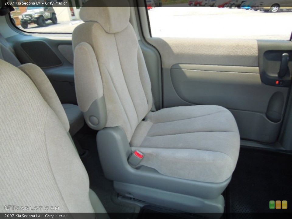Gray Interior Rear Seat for the 2007 Kia Sedona LX #68458379