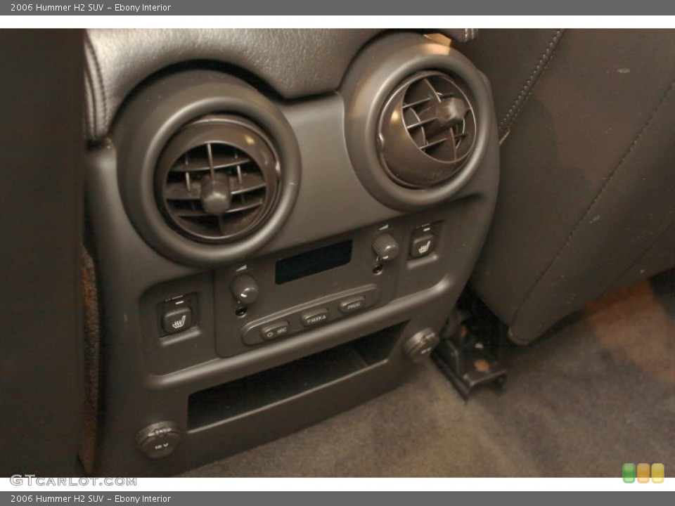 Ebony Interior Controls for the 2006 Hummer H2 SUV #68466403