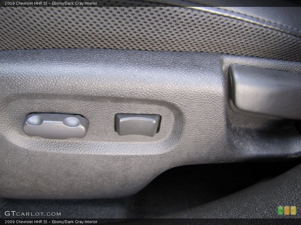 Ebony/Dark Gray Interior Controls for the 2009 Chevrolet HHR SS #68467333