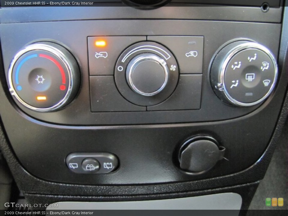 Ebony/Dark Gray Interior Controls for the 2009 Chevrolet HHR SS #68467354