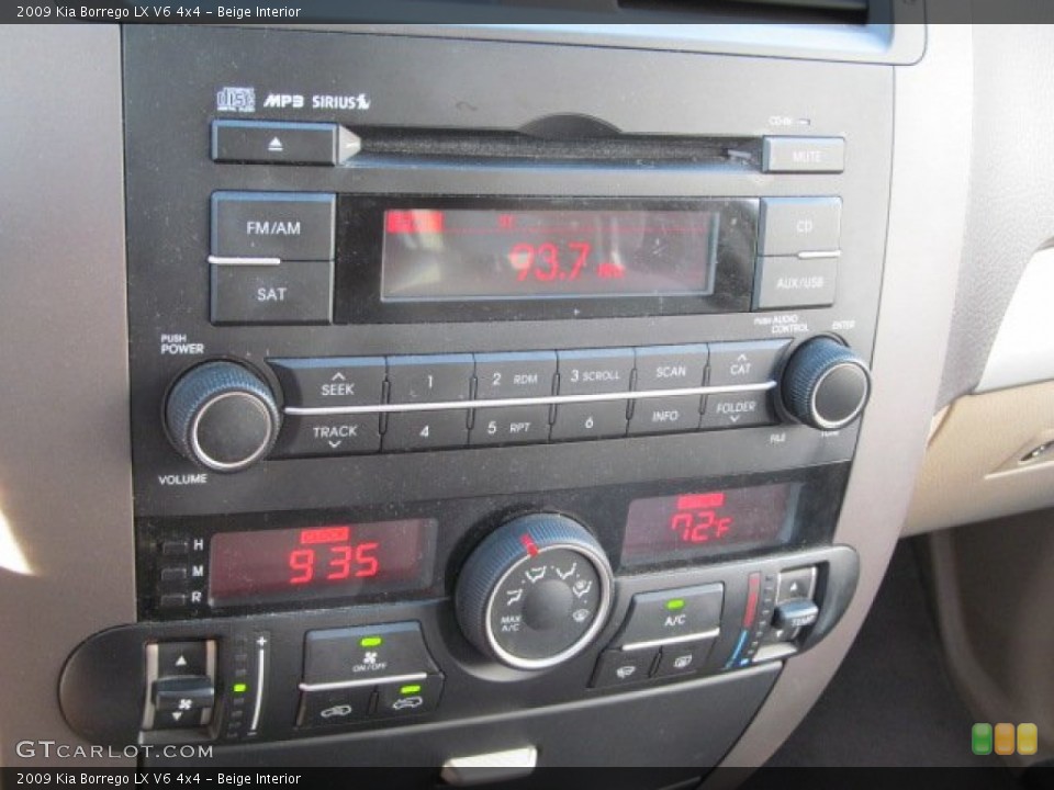 Beige Interior Controls for the 2009 Kia Borrego LX V6 4x4 #68472229