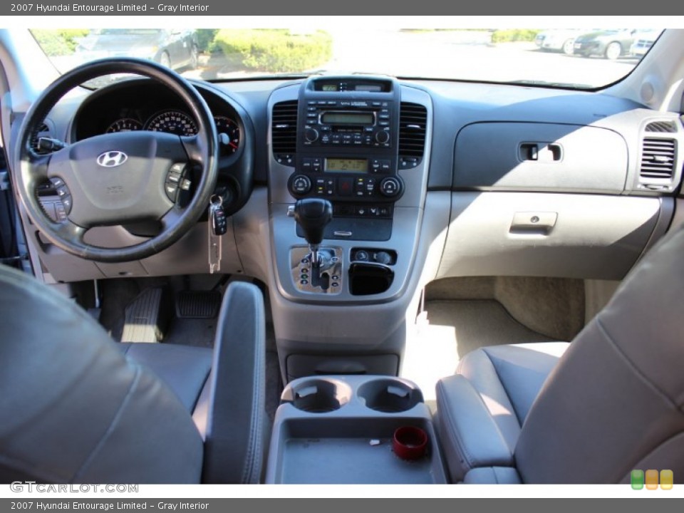 Gray 2007 Hyundai Entourage Interiors