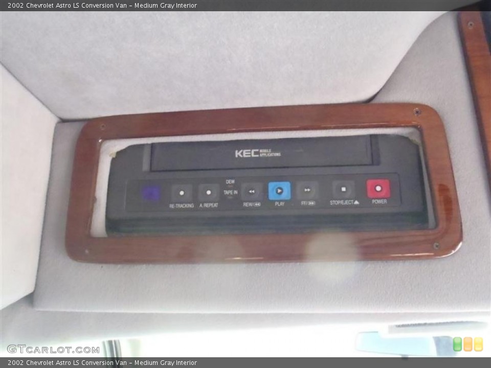 Medium Gray Interior Controls for the 2002 Chevrolet Astro LS Conversion Van #68507473