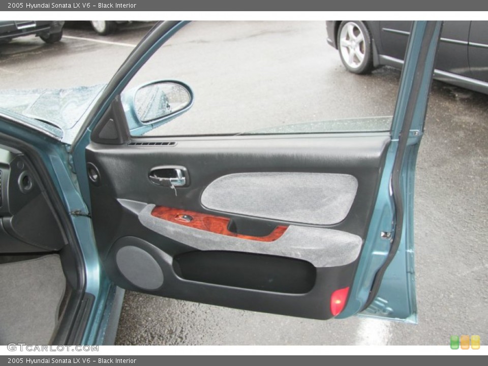 Black Interior Door Panel for the 2005 Hyundai Sonata LX V6 #68509474