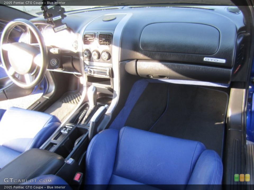 Blue Interior Dashboard for the 2005 Pontiac GTO Coupe #68520103