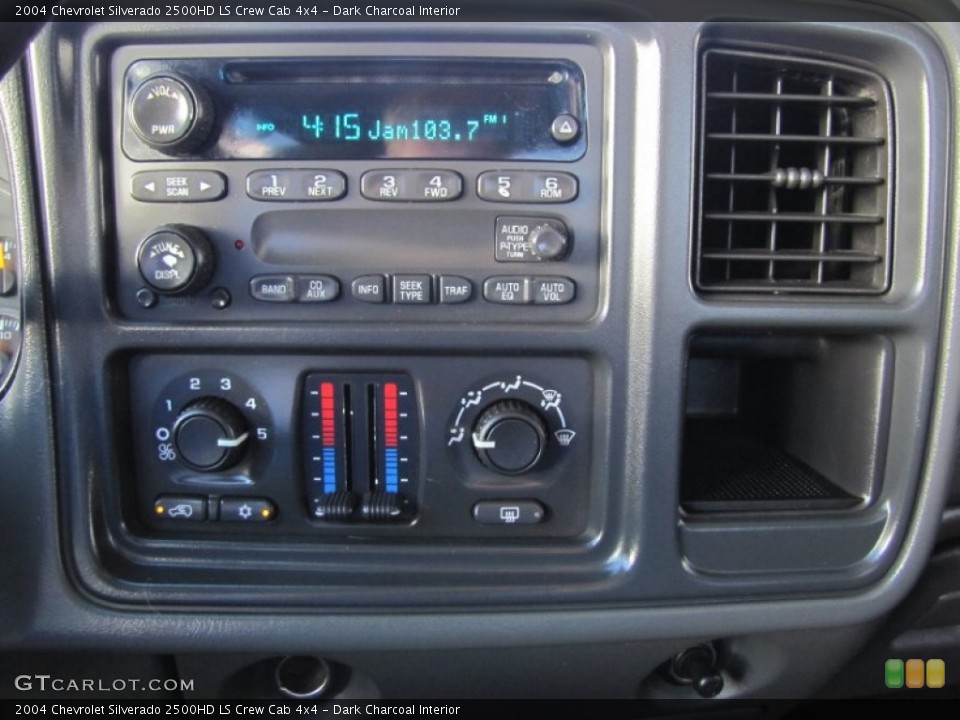 Dark Charcoal Interior Controls for the 2004 Chevrolet Silverado 2500HD LS Crew Cab 4x4 #68527396