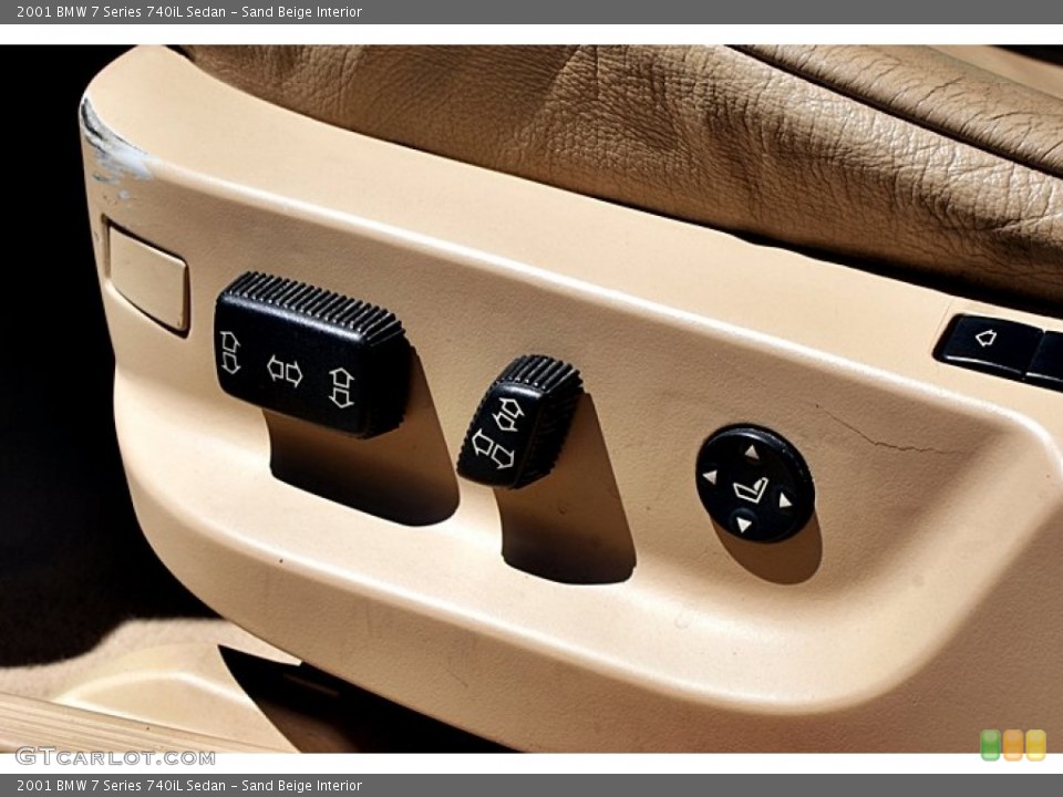 Sand Beige Interior Controls for the 2001 BMW 7 Series 740iL Sedan #68528326