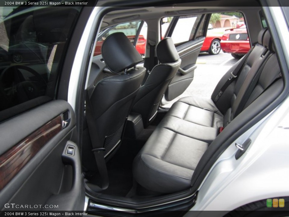 Black Interior Photo for the 2004 BMW 3 Series 325i Wagon #68532061