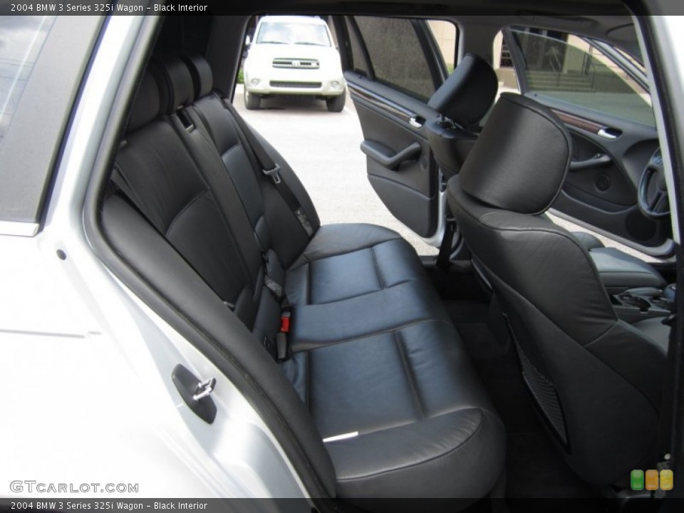 Black Interior Photo for the 2004 BMW 3 Series 325i Wagon #68532085