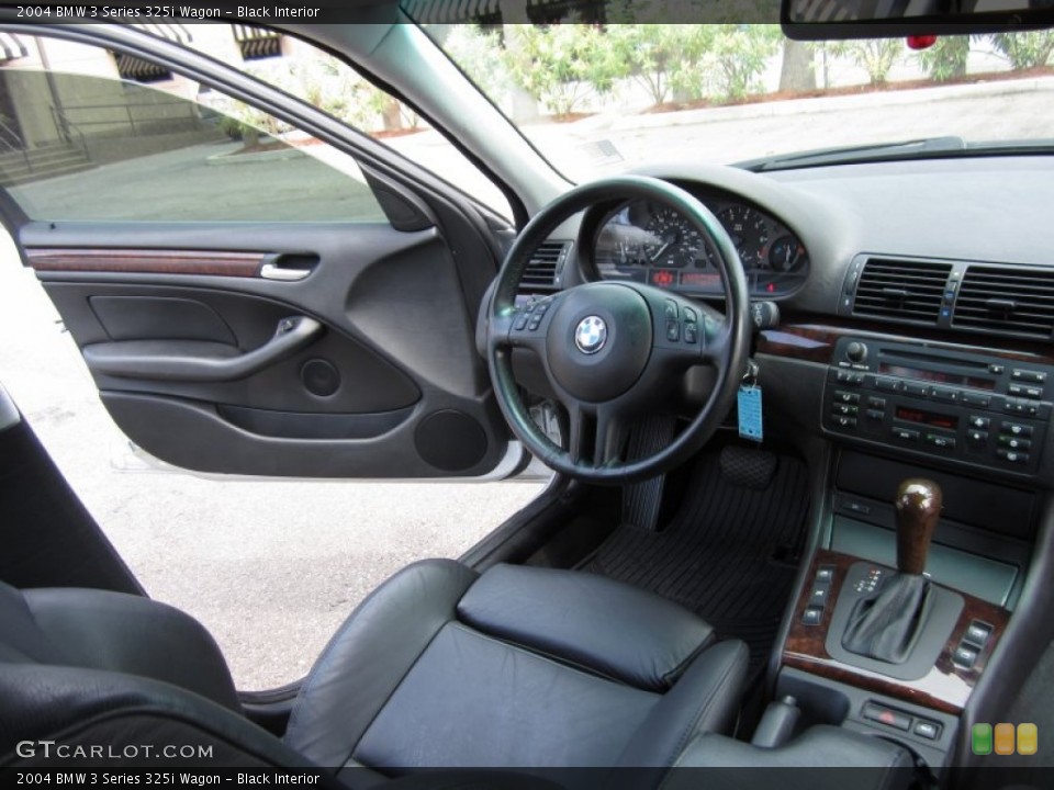 Black Interior Photo for the 2004 BMW 3 Series 325i Wagon #68532124