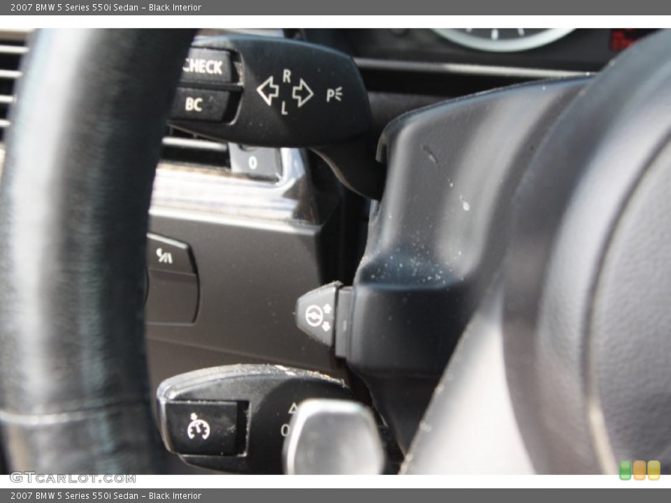 Black Interior Controls for the 2007 BMW 5 Series 550i Sedan #68538889