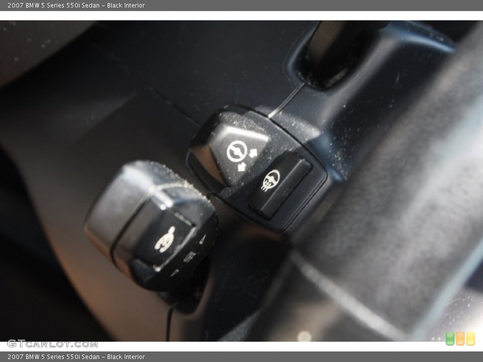 Black Interior Controls for the 2007 BMW 5 Series 550i Sedan #68538901
