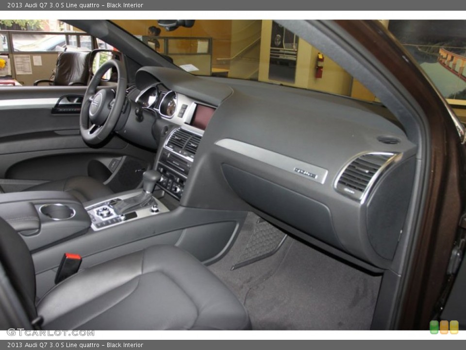 Black Interior Dashboard for the 2013 Audi Q7 3.0 S Line quattro #68541758