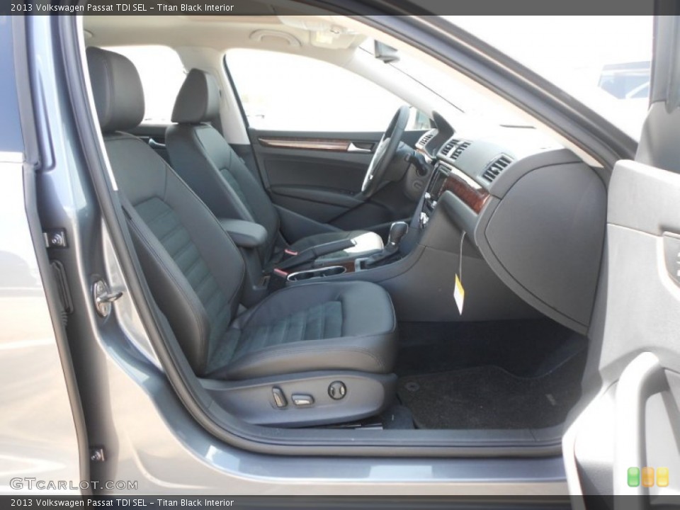Titan Black Interior Photo for the 2013 Volkswagen Passat TDI SEL #68553904