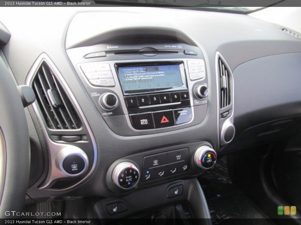 Black Interior Controls for the 2013 Hyundai Tucson GLS AWD #68566954