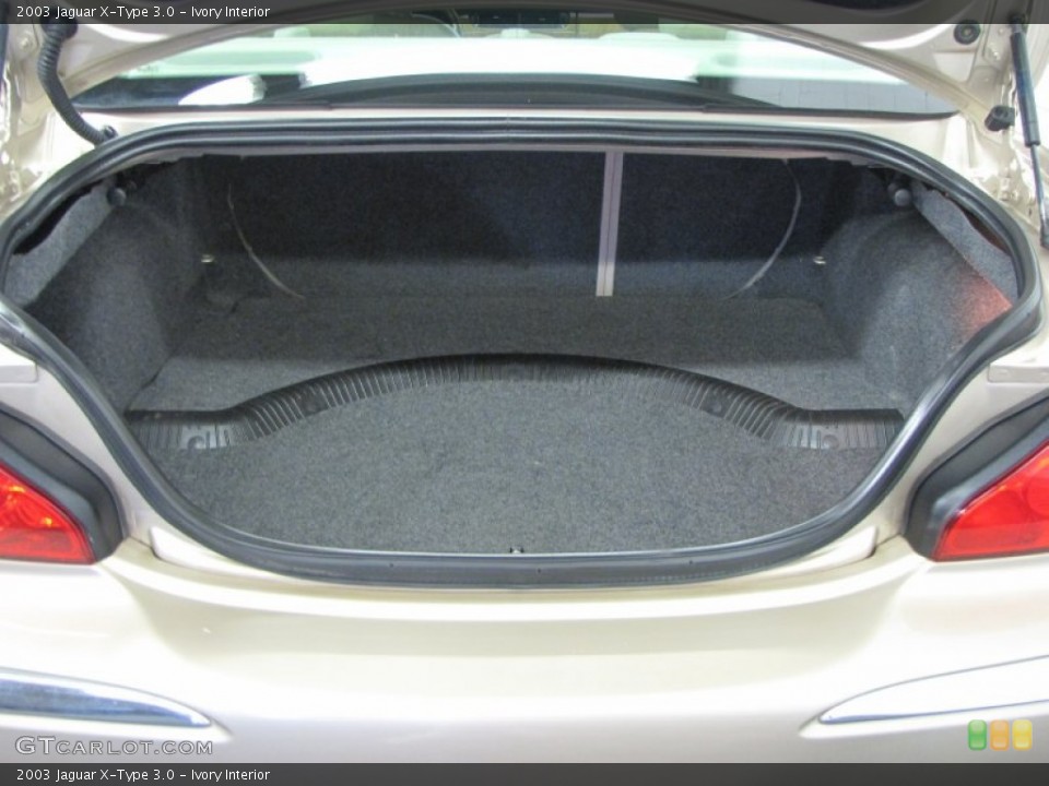 Ivory Interior Trunk for the 2003 Jaguar X-Type 3.0 #68594867