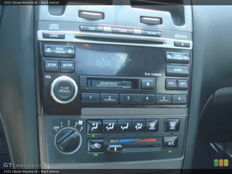 Black Interior Controls for the 2002 Nissan Maxima SE #68595956