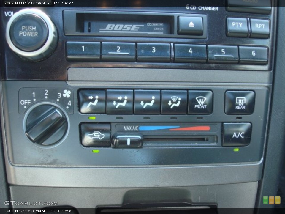 Black Interior Controls for the 2002 Nissan Maxima SE #68595965