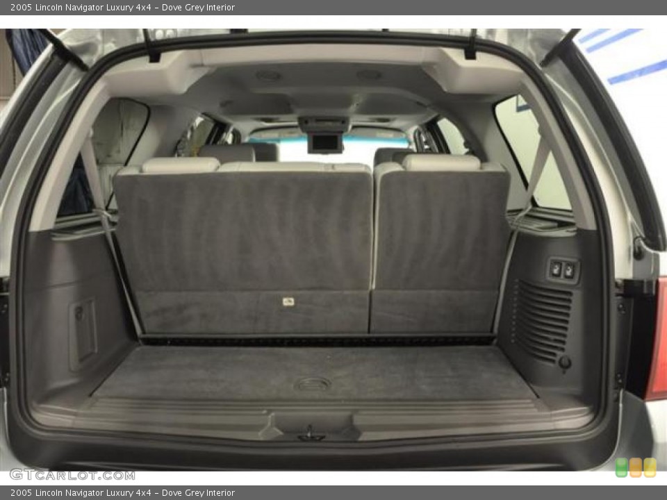 Dove Grey Interior Trunk for the 2005 Lincoln Navigator Luxury 4x4 #68602110