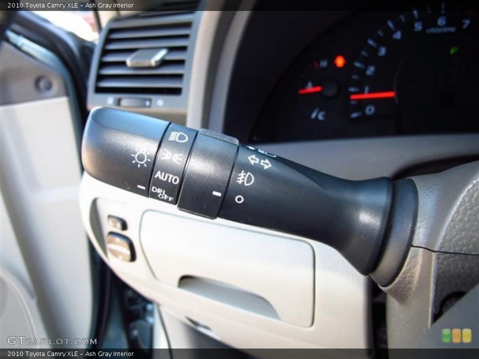 Ash Gray Interior Controls for the 2010 Toyota Camry XLE #68614904