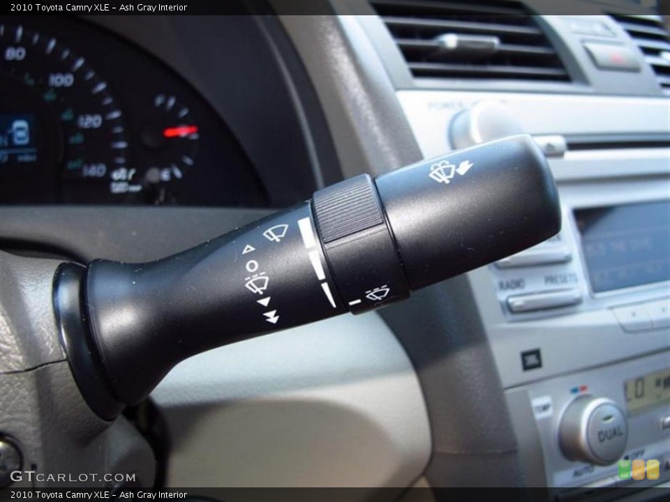 Ash Gray Interior Controls for the 2010 Toyota Camry XLE #68614913