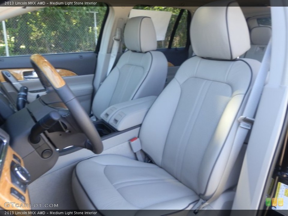 Medium Light Stone Interior Photo for the 2013 Lincoln MKX AWD #68617805