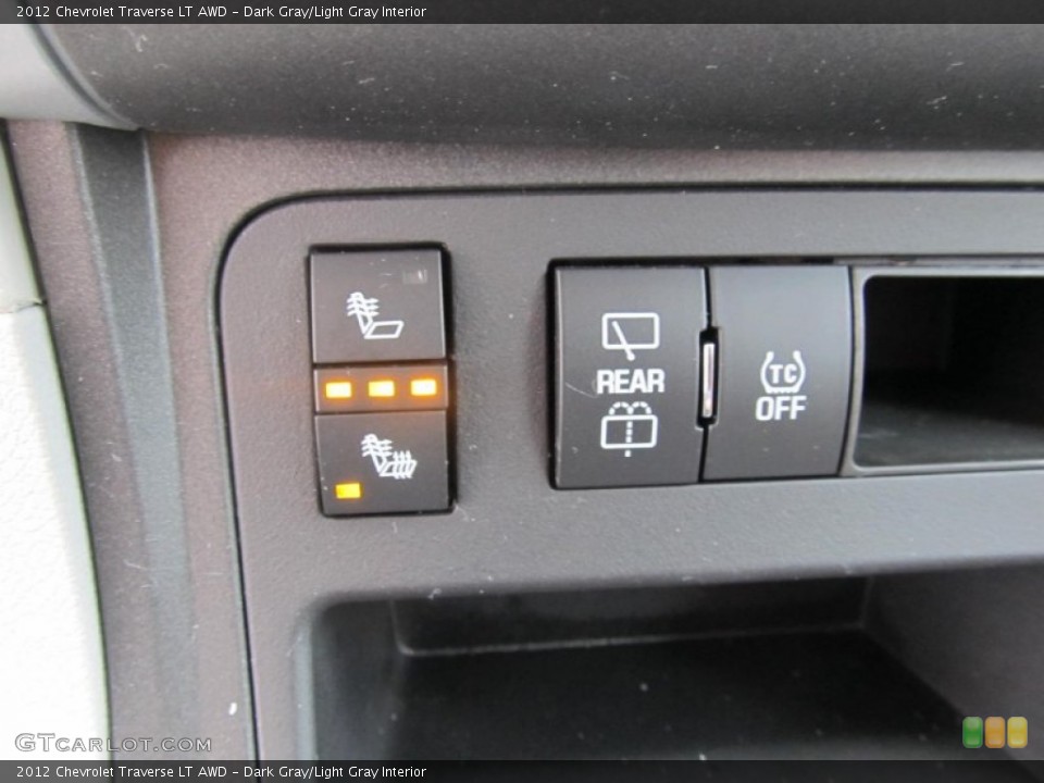 Dark Gray/Light Gray Interior Controls for the 2012 Chevrolet Traverse LT AWD #68618396