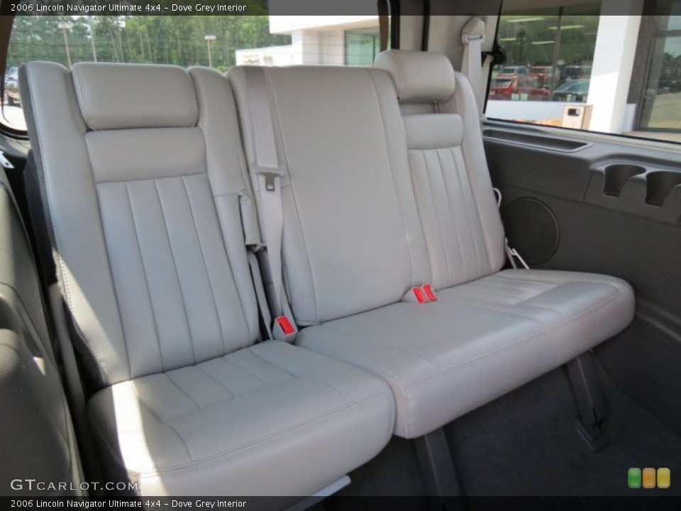 Dove Grey Interior Rear Seat for the 2006 Lincoln Navigator Ultimate 4x4 #68619044