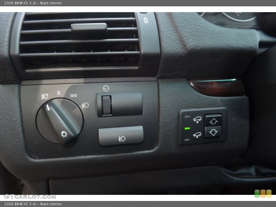 Black Interior Controls for the 2006 BMW X5 3.0i #68622584