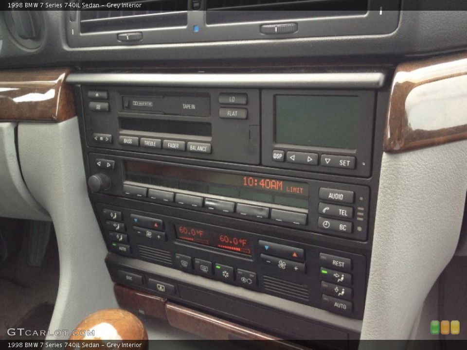Grey Interior Controls for the 1998 BMW 7 Series 740iL Sedan #68631667