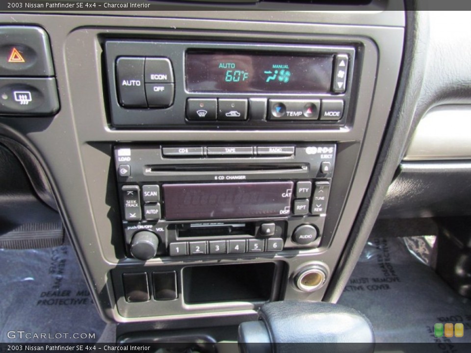 Charcoal Interior Controls for the 2003 Nissan Pathfinder SE 4x4 #68632723
