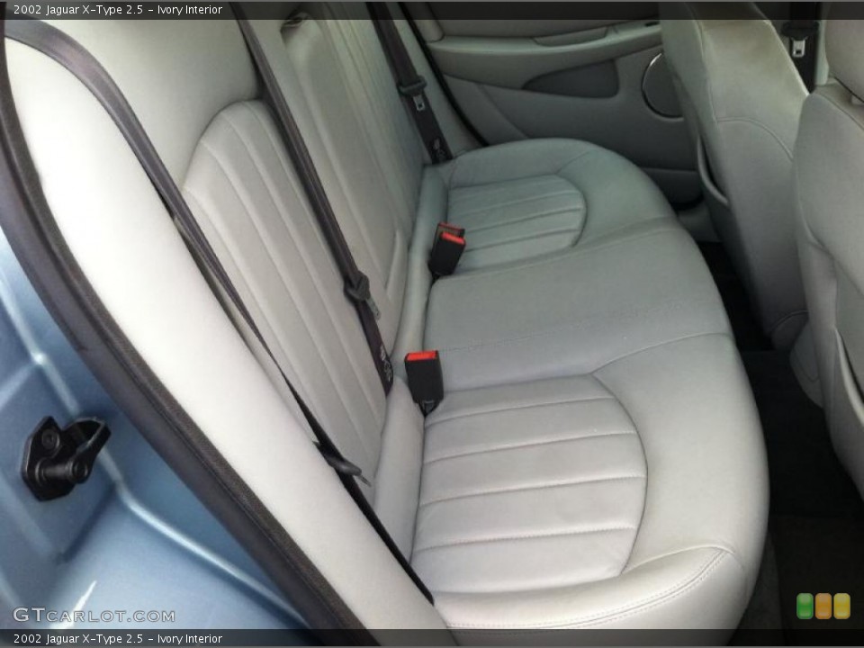 Ivory Interior Rear Seat for the 2002 Jaguar X-Type 2.5 #68649391