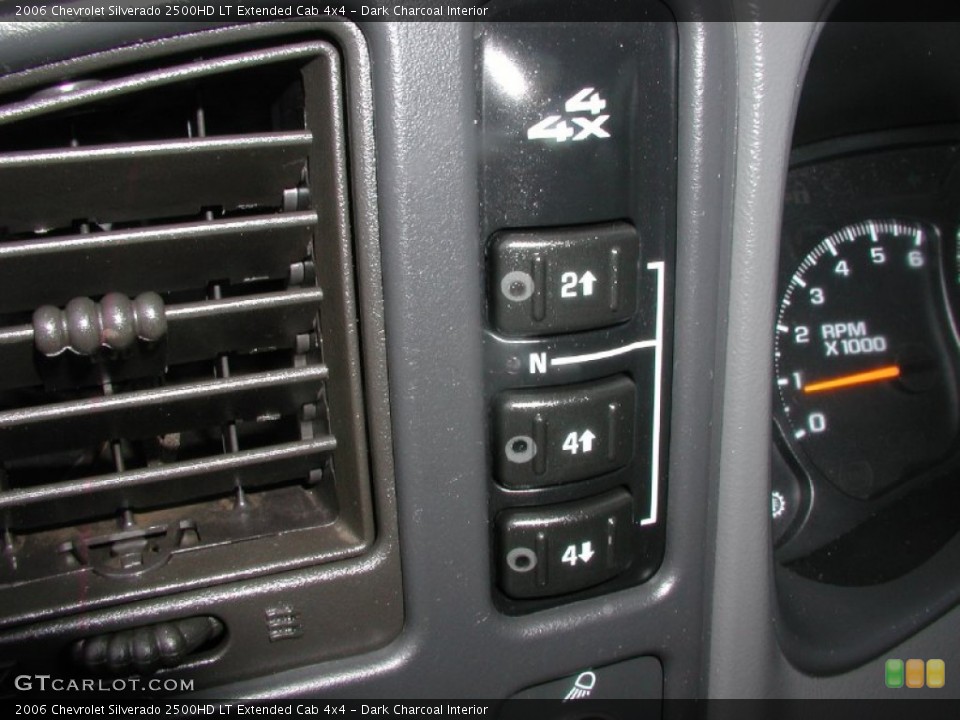 Dark Charcoal Interior Controls for the 2006 Chevrolet Silverado 2500HD LT Extended Cab 4x4 #68651476