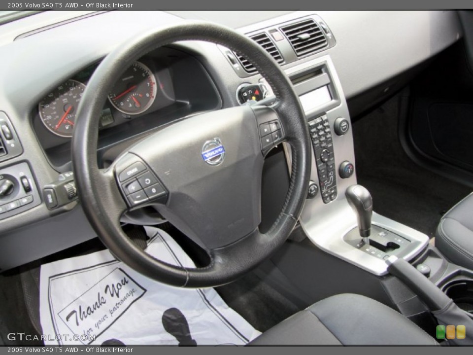 Off Black Interior Photo for the 2005 Volvo S40 T5 AWD #68656408