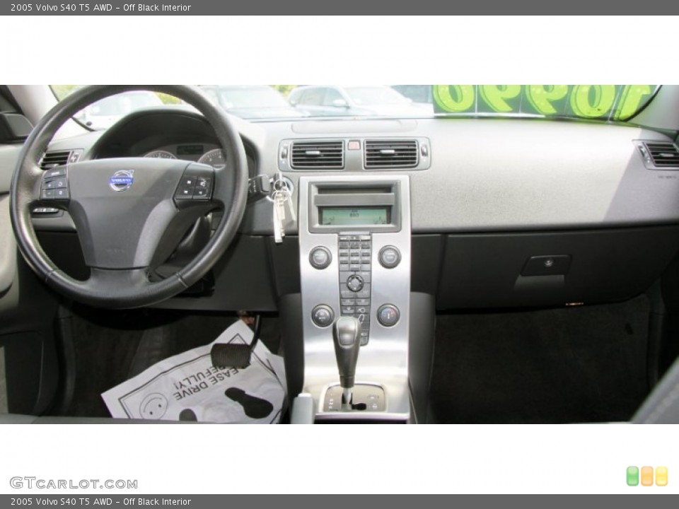 Off Black Interior Dashboard for the 2005 Volvo S40 T5 AWD #68656450