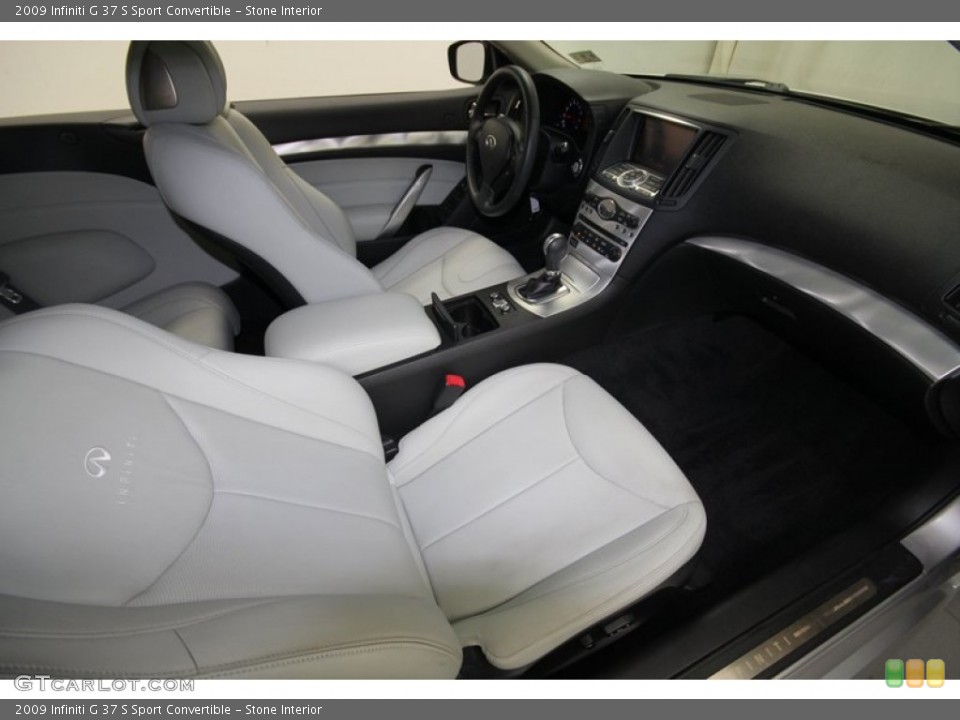 Stone Interior Photo for the 2009 Infiniti G 37 S Sport Convertible #68677483