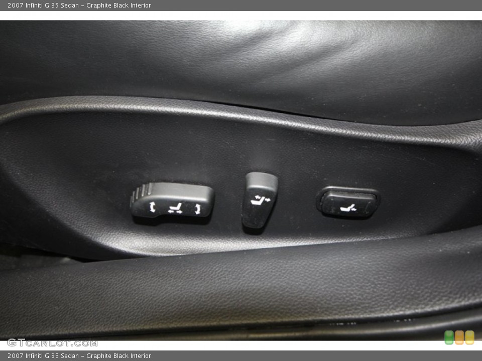 Graphite Black Interior Controls for the 2007 Infiniti G 35 Sedan #68678089